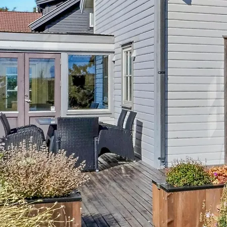 3 Bedroom Stunning In *