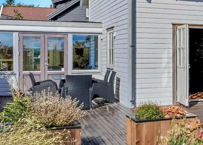 3 Bedroom Stunning In *